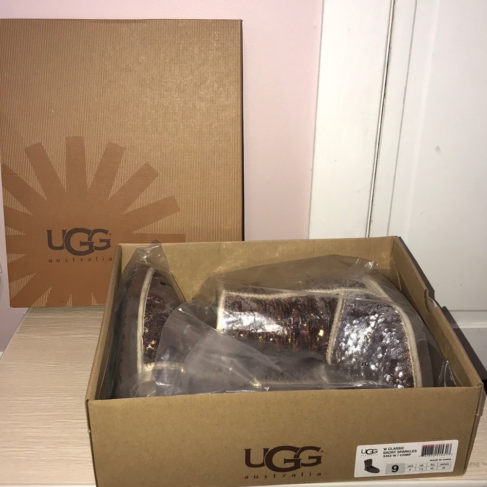Women’s ugg boots size 9